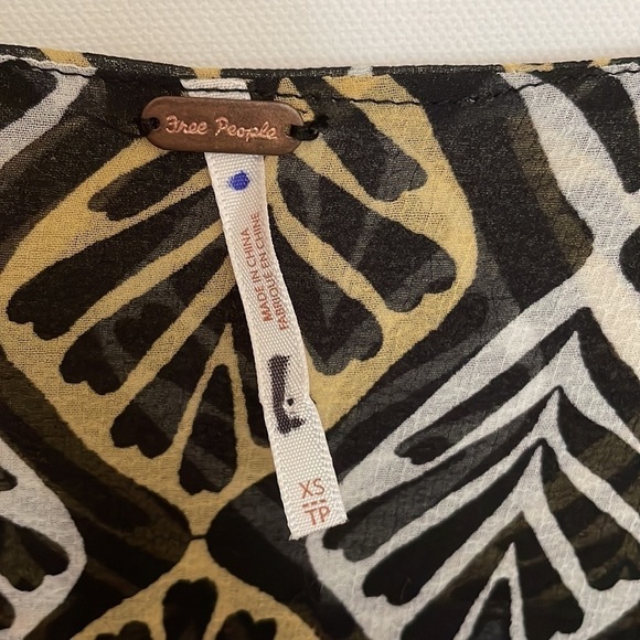 Free People Aleena Printed Blouse Top - Picture 14 of 17